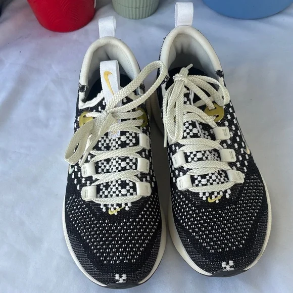 Nike Black and Cream Knit Sneakers with Yellow Accents - Picture 3 of 8